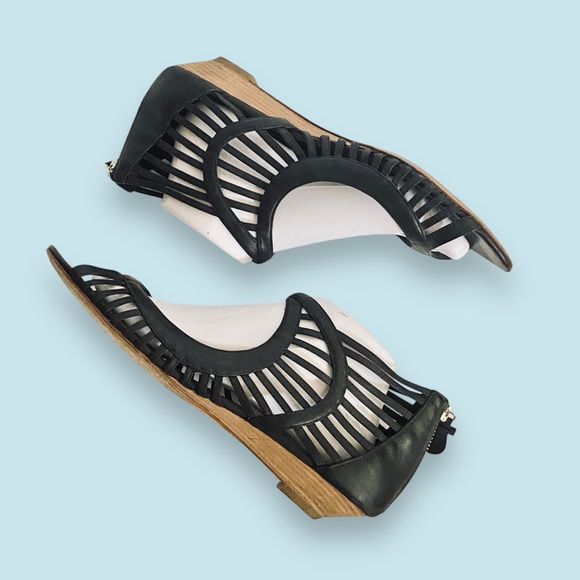 Sigerson Morrison Belle Black Leather Strappy Open Toe Low Wedge SZ 10.5 - Picture 2 of 10